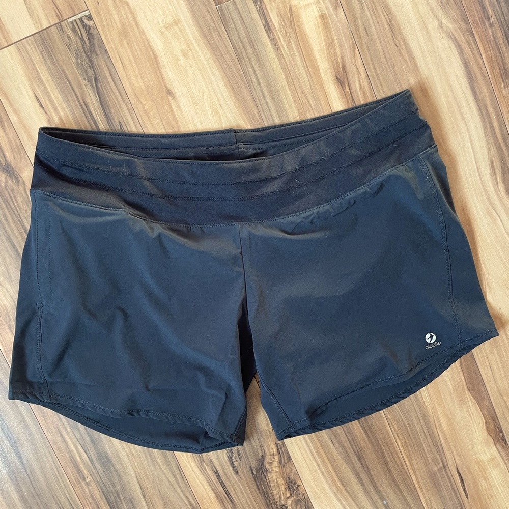 Oiselle long roga shorts 10 black NWT
